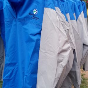 Casacas Cortavientos en Taslan para Rafting